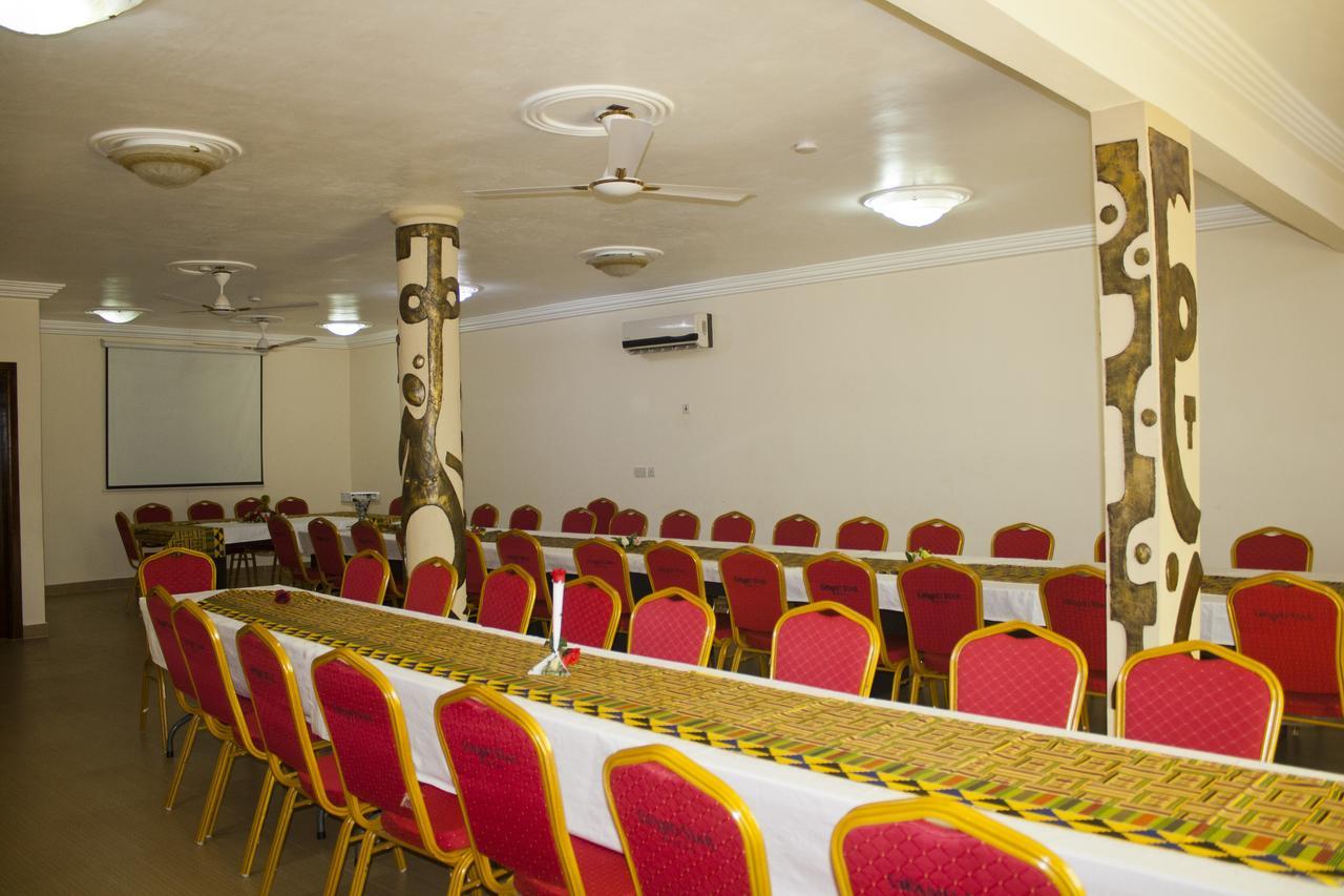 Grand Star Hotel North Legon ภายนอก รูปภาพ