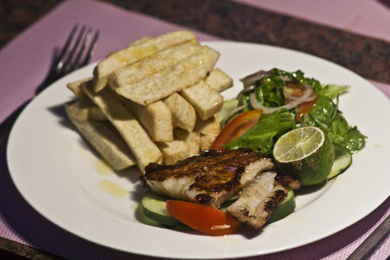 Grand Star Hotel North Legon ภายนอก รูปภาพ