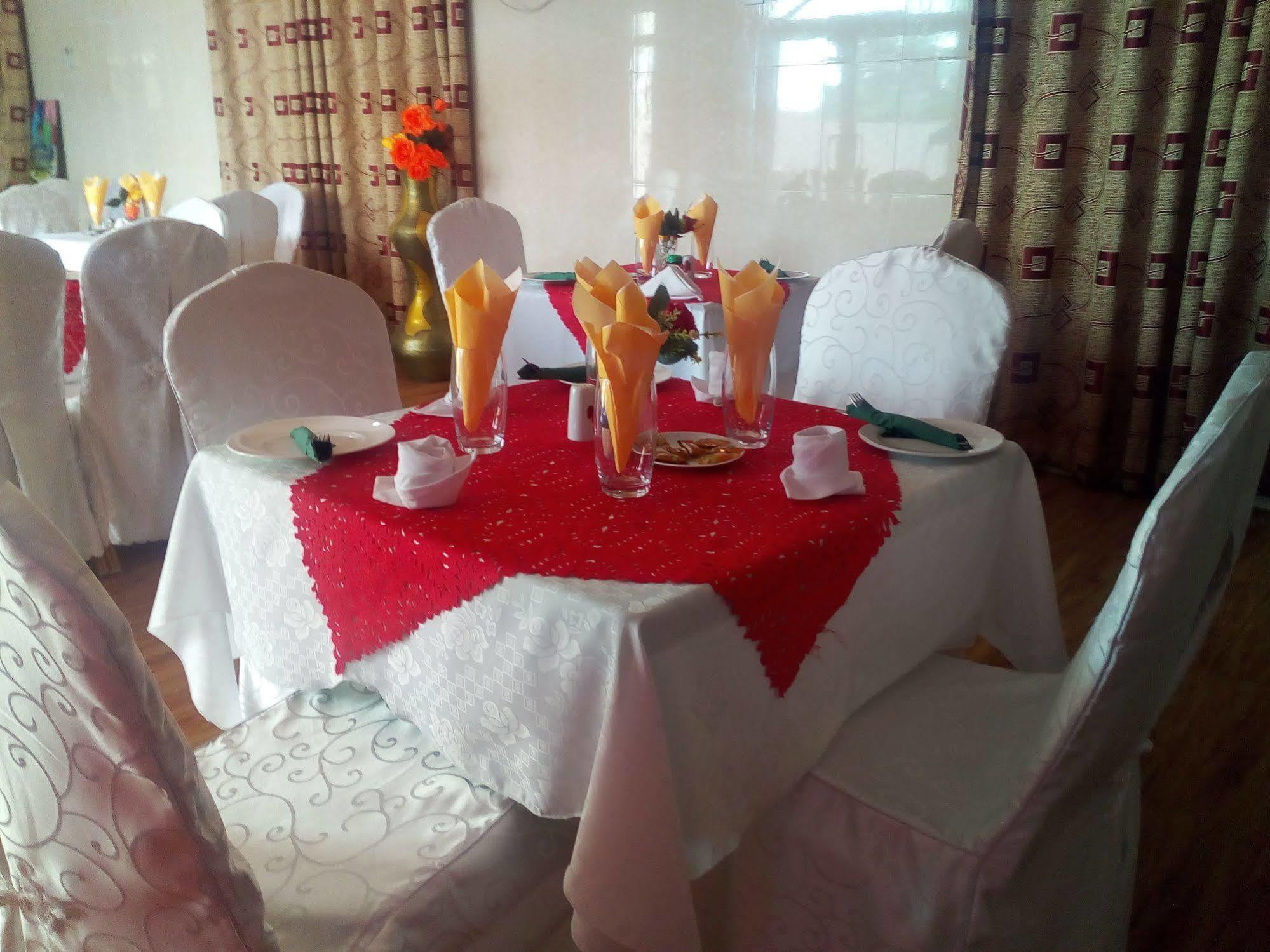 Grand Star Hotel North Legon ภายนอก รูปภาพ