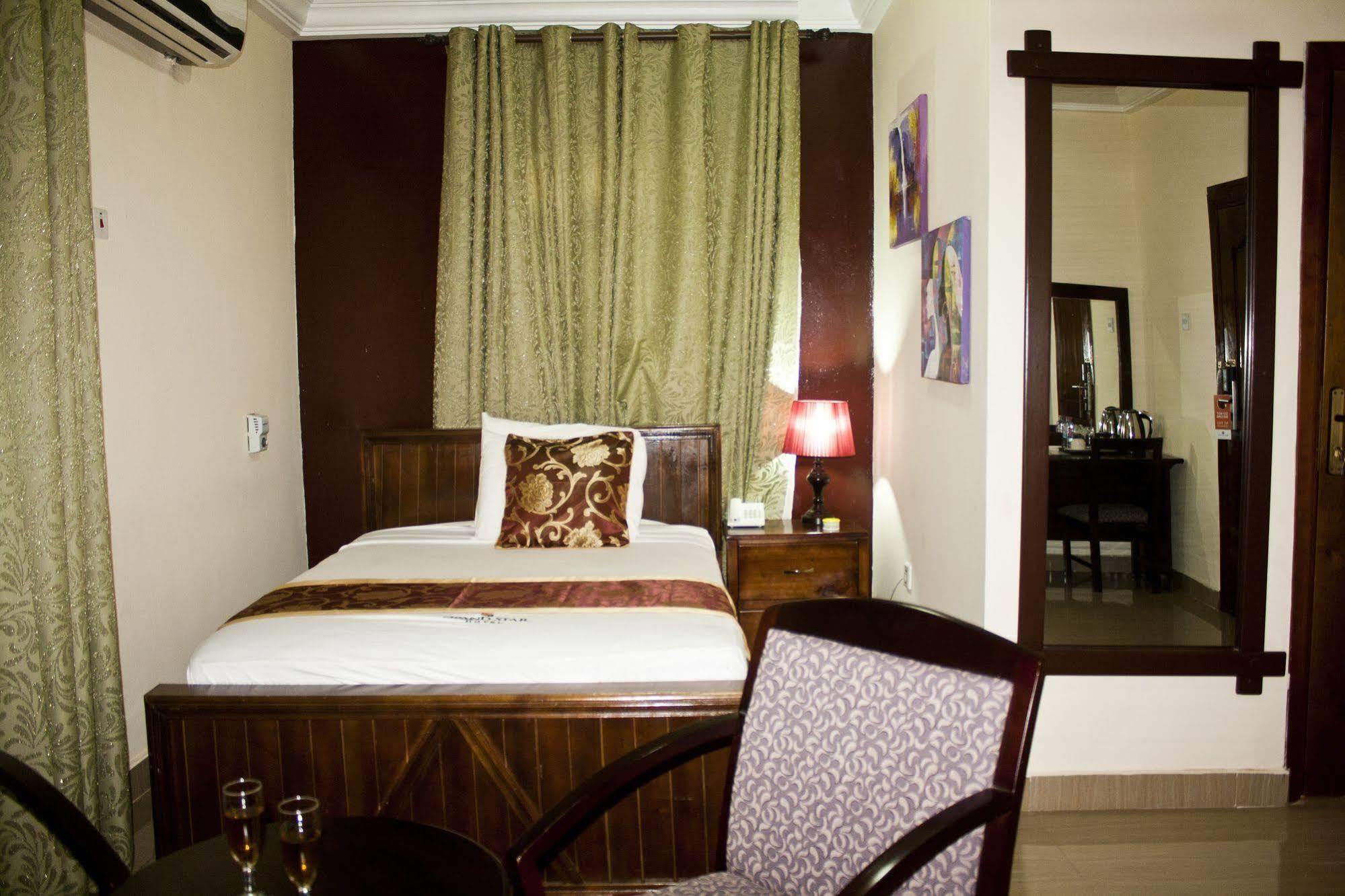 Grand Star Hotel North Legon ภายนอก รูปภาพ