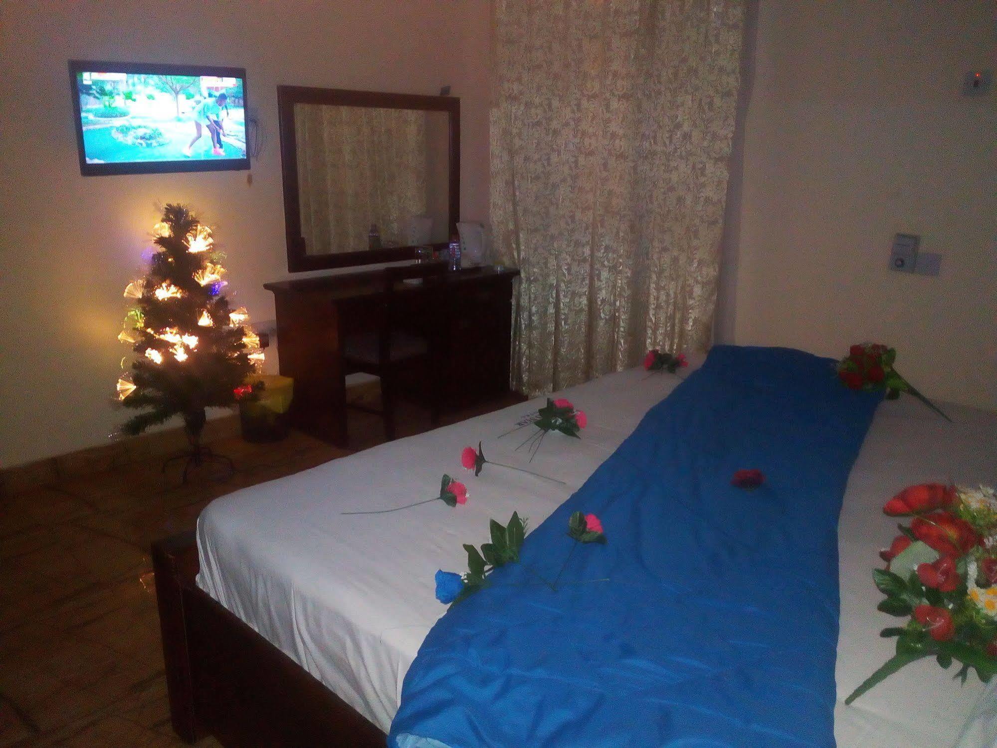 Grand Star Hotel North Legon ภายนอก รูปภาพ