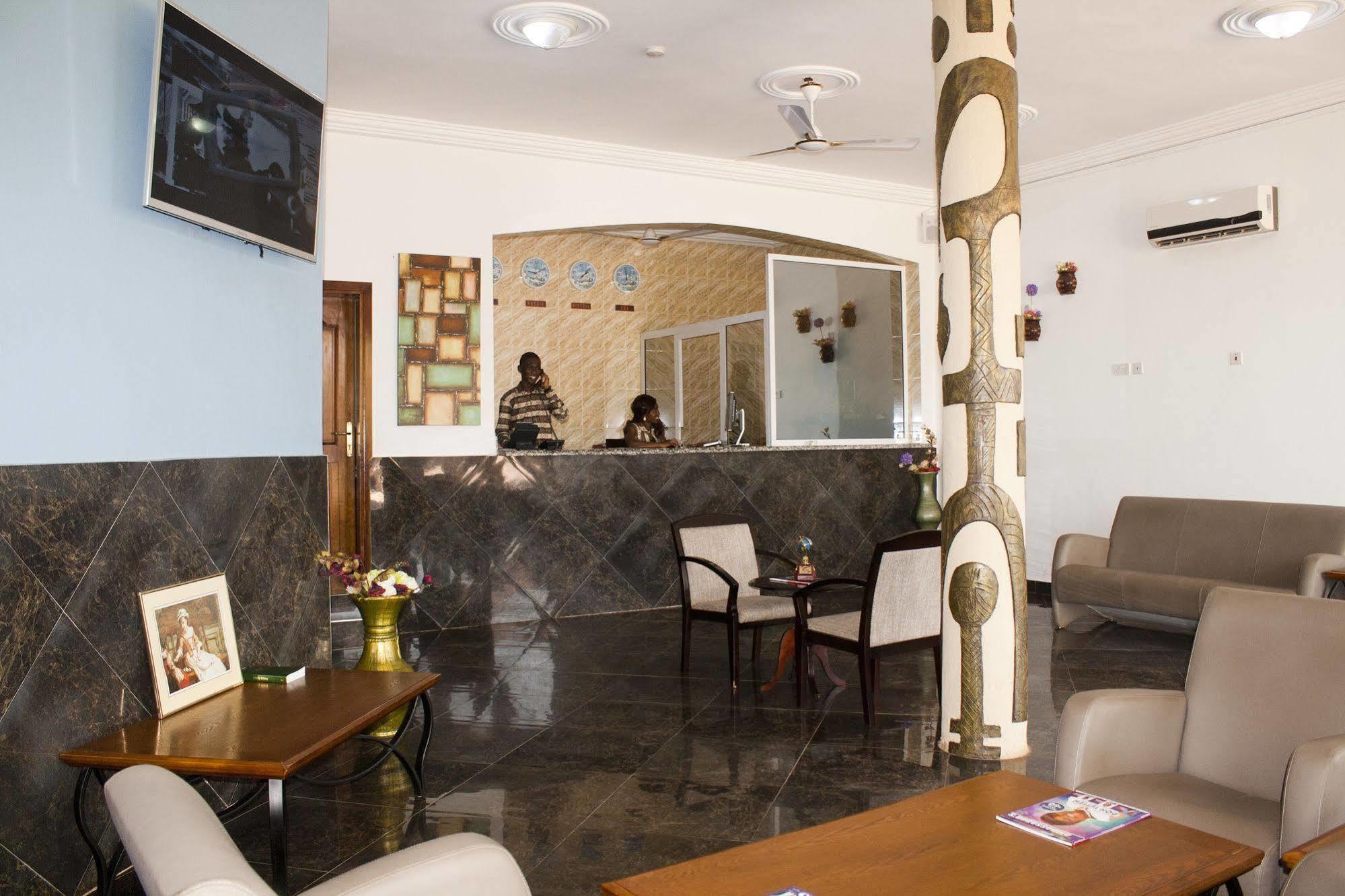 Grand Star Hotel North Legon ภายนอก รูปภาพ