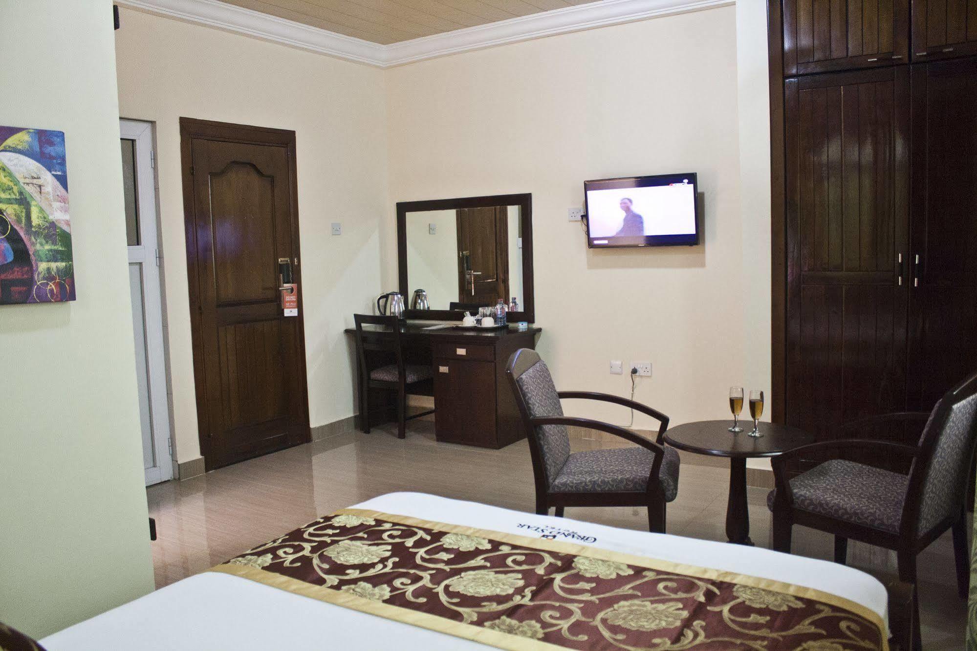 Grand Star Hotel North Legon ภายนอก รูปภาพ