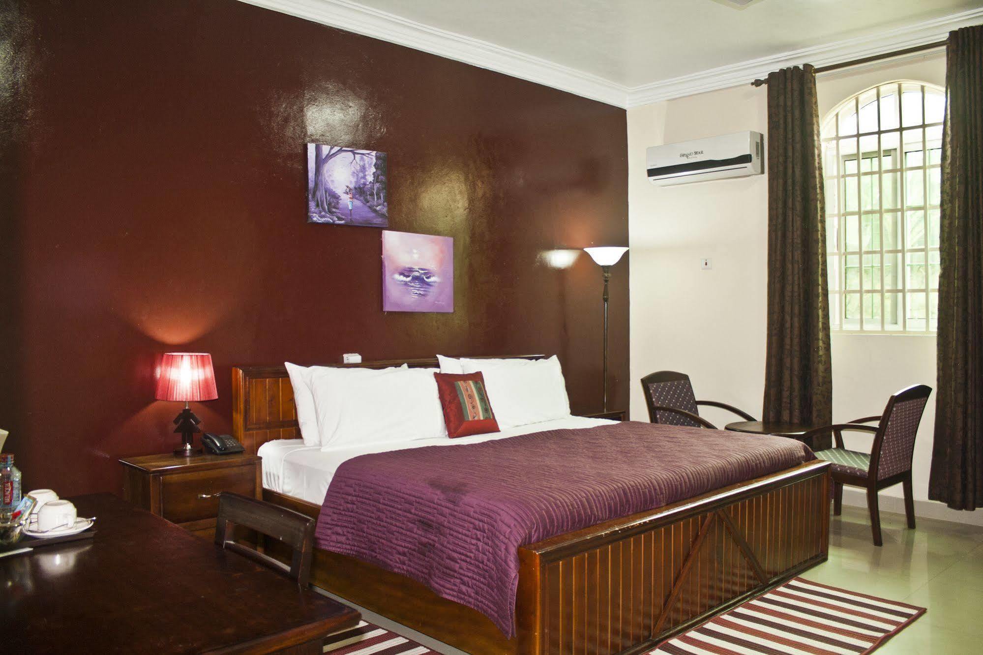 Grand Star Hotel North Legon ภายนอก รูปภาพ